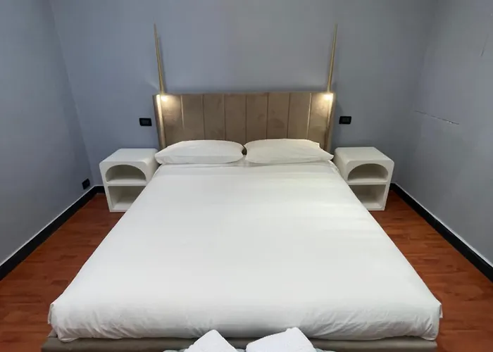 Talia Collection - Boutique In A Restored Sacred Space - With Terrace * Génova